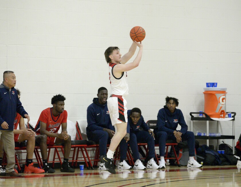 Ridgewater MBB vs. Central Lakes 111622.012.jpg