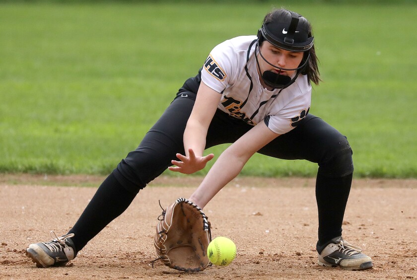 Northwestern’s Andrea Schlais (14) fields a ball at second base