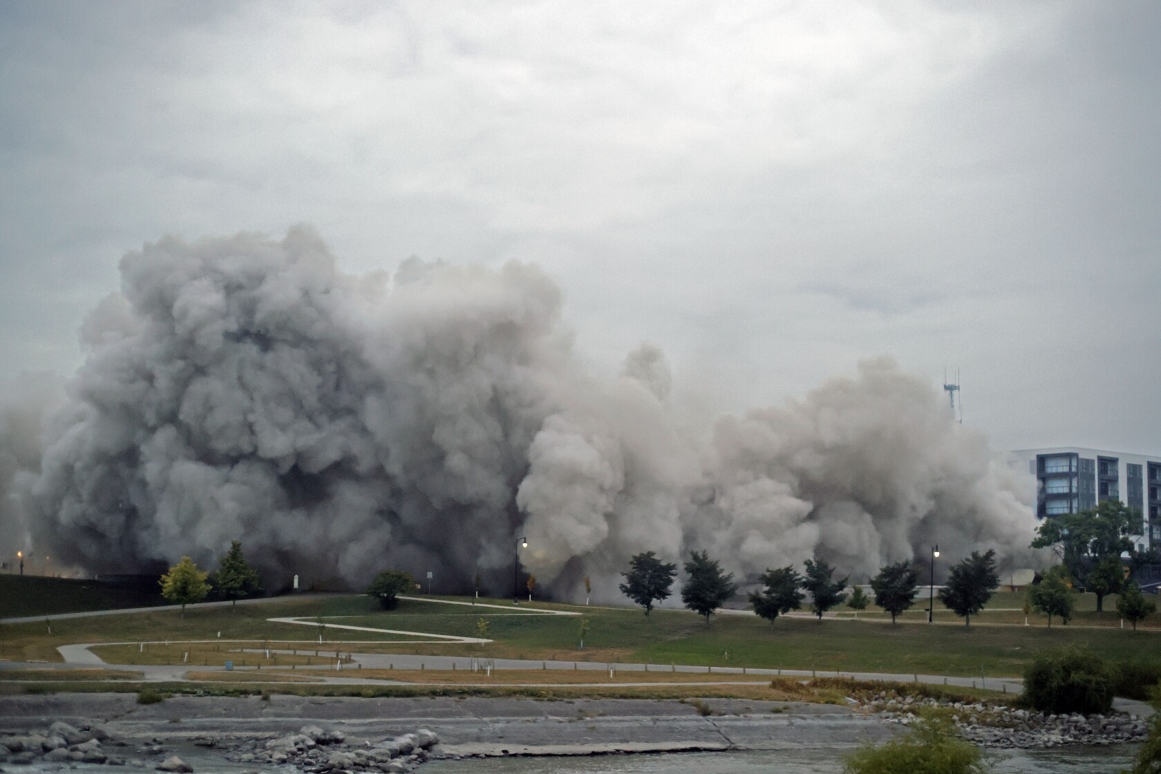 Lashkowitz High Rise demolished, dramatically erasing a fixture of ...