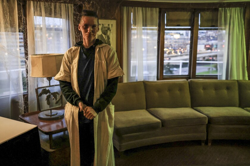 actors perform at haunted ship