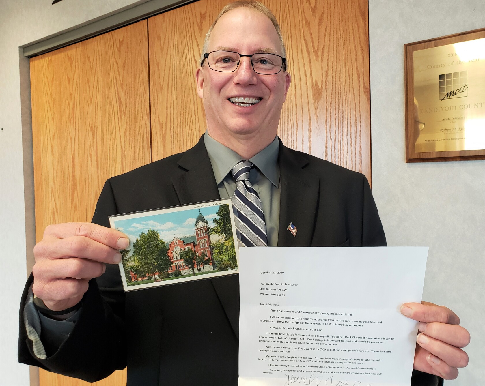 Kandiyohi County administrator receives top review from County Board Kandiyohi County administrator receives top review from County Board