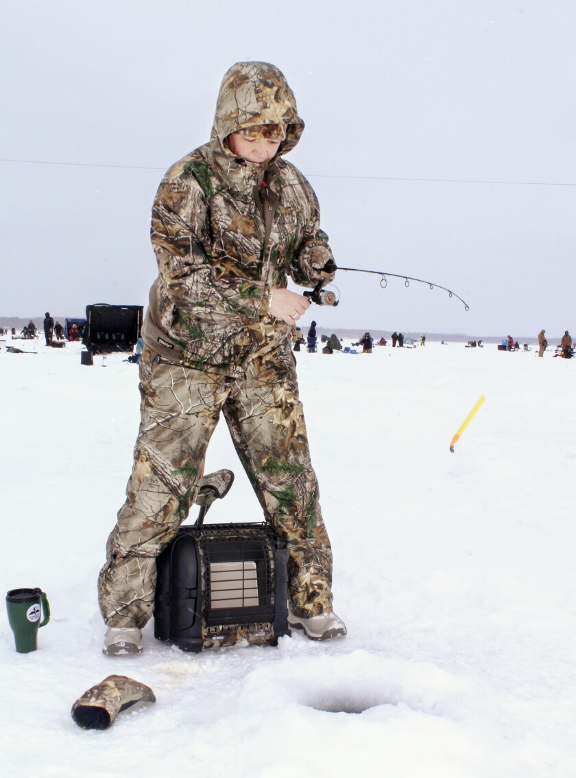 Ice fishing.jpg