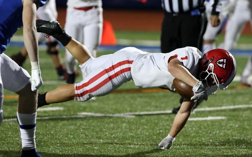 110621.s.ff.sheyennefootball.DeVine.jpg