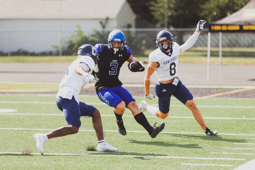 9-14-24CollegeFootbolcondiavsdwu-6.jpg