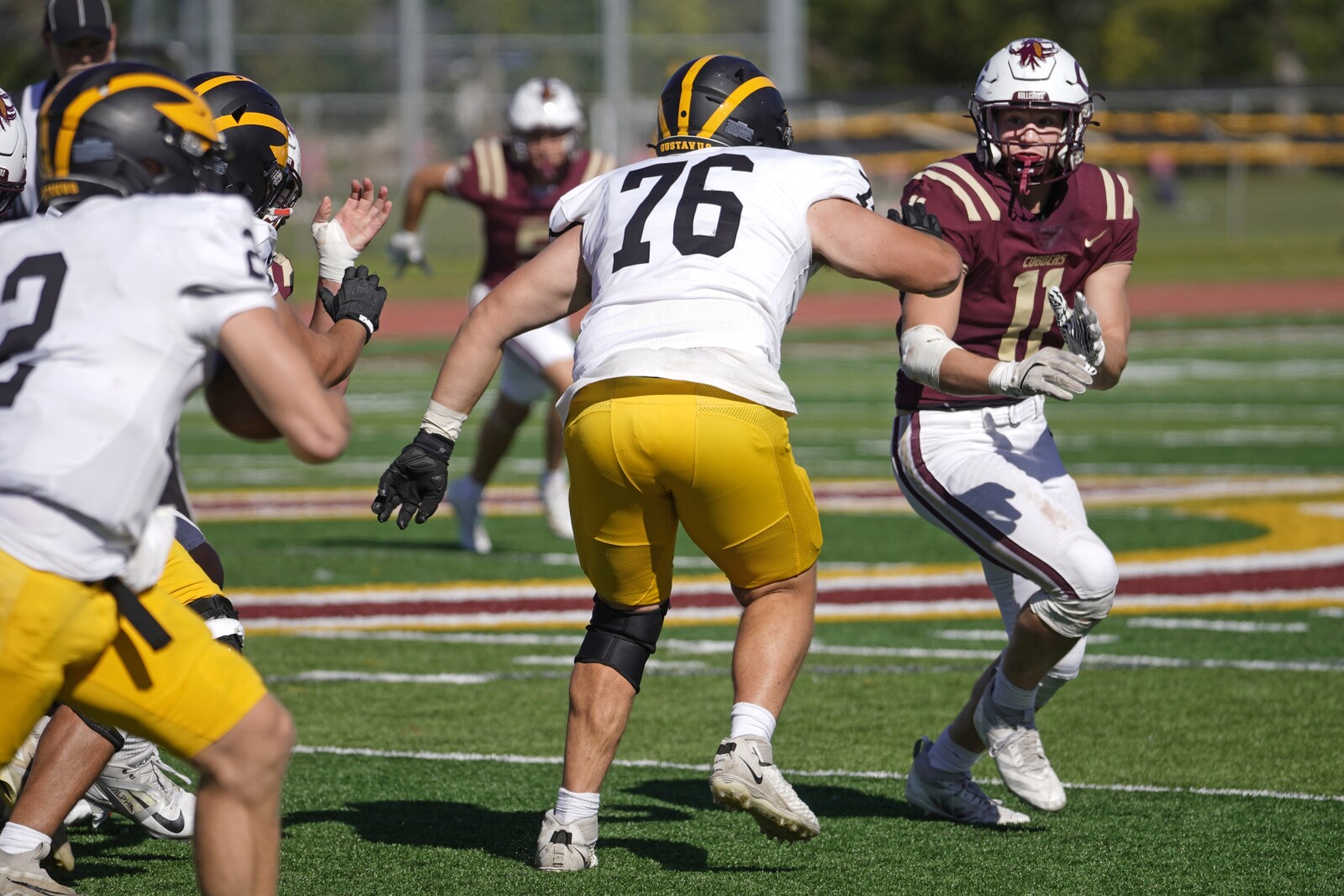 Farm tough: Mages twins provide blue-collar element for Cobbers football team