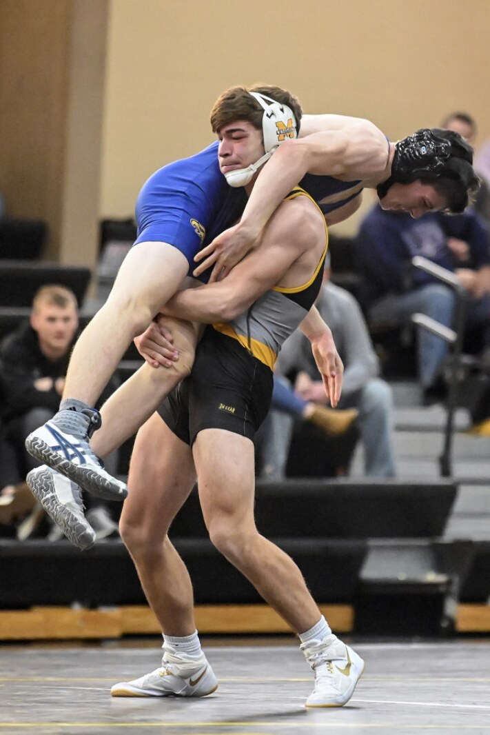 010122.KernelWrestling2.jpg