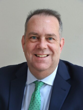 Beau Whitney Headshot květen 2021.jpeg