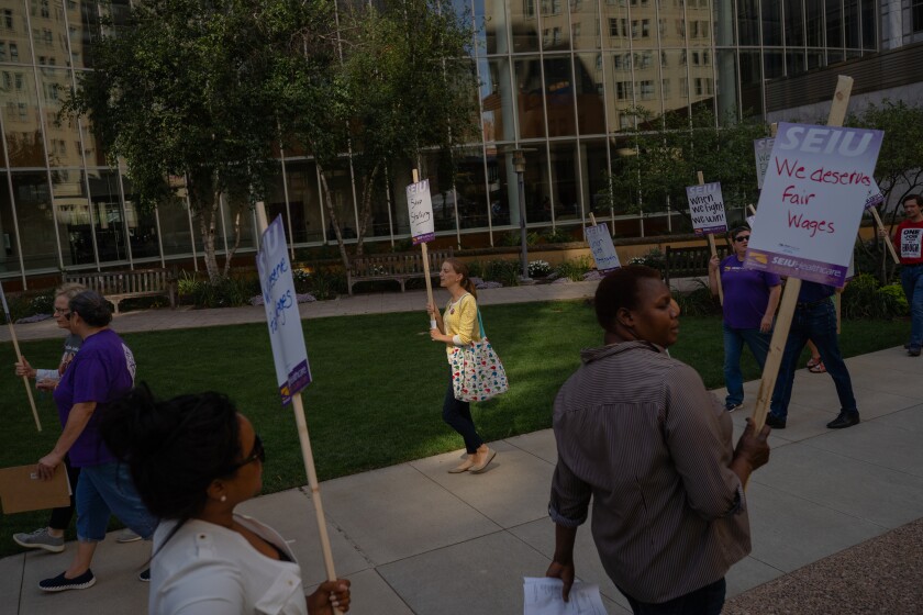 Food Service Workers Picket