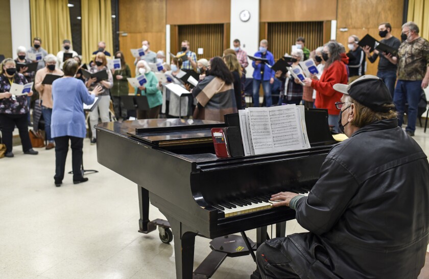 050422.N.BP.CHORALE - 4.jpg