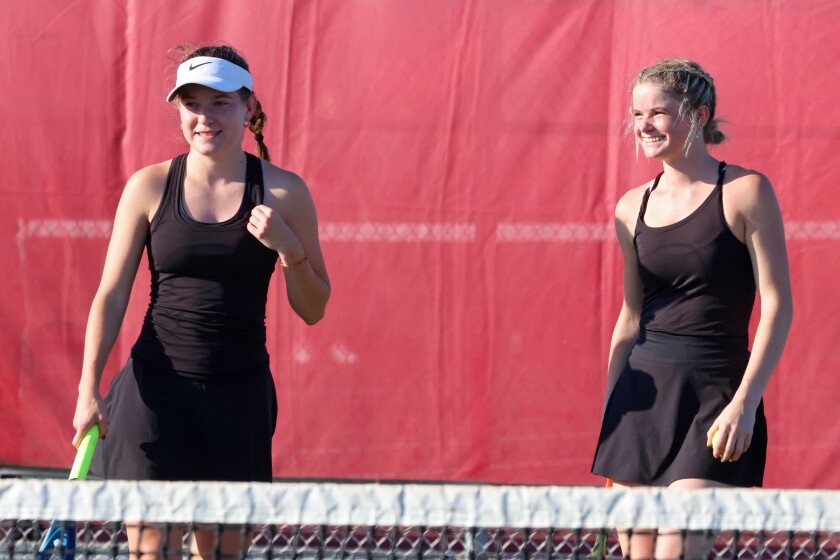 Pierzova daň z Clara a Evancie Gall hrají v pondělí 22. září 2025 v Pierzu v Pierzu.