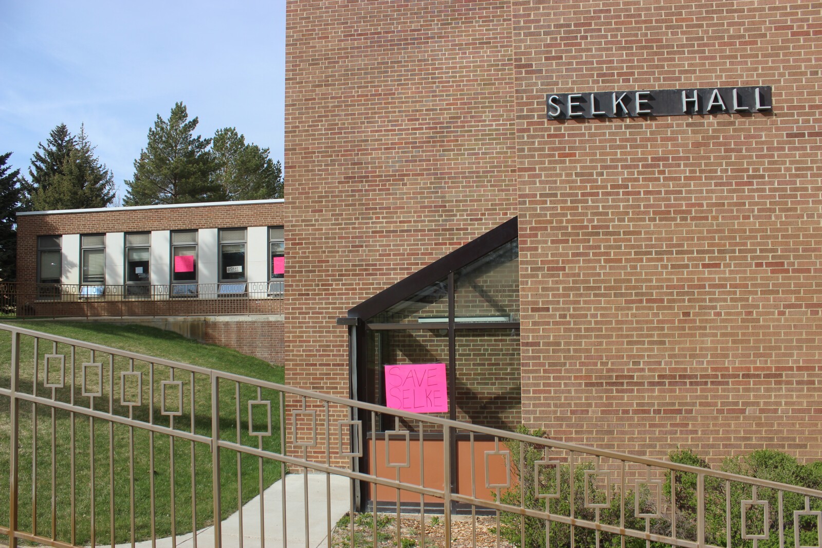 Changes on the way DSU plans to close Selke Hall and rearrange offices