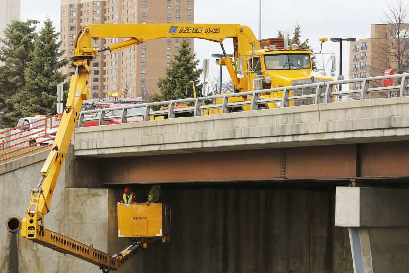 'Snooper truck' inspects bridges - Post Bulletin | Rochester Minnesota ...