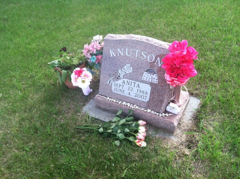 Anita Knutson Grave .jpeg