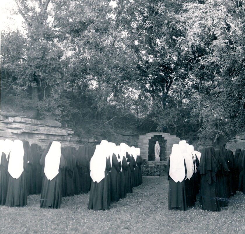 Lourdes statue 1963 Jul 01.jpg