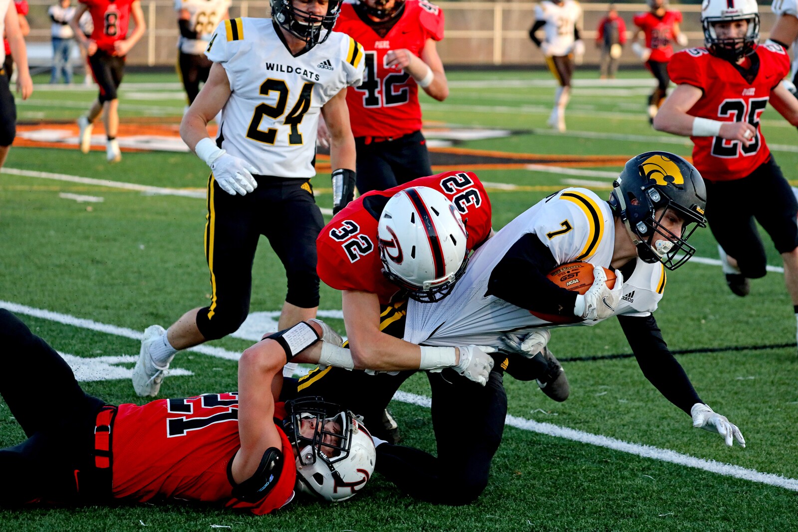 Pierz Football vs New London-Spicer Gallery (10).jpg