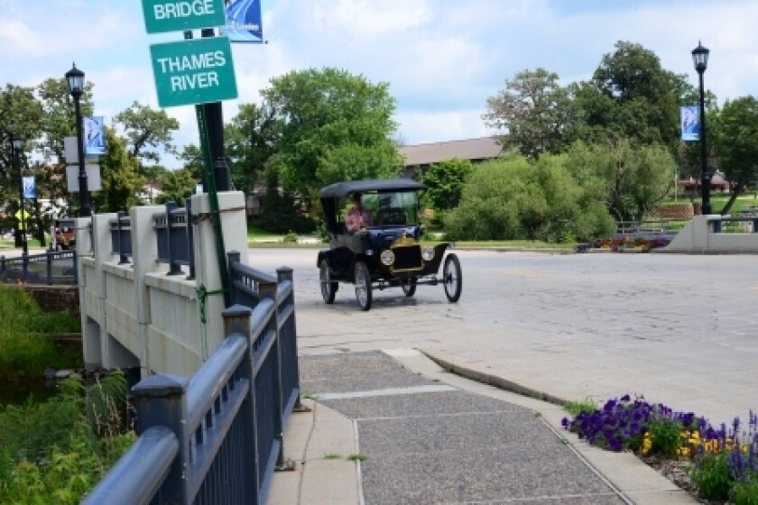 1923787+web.jpg