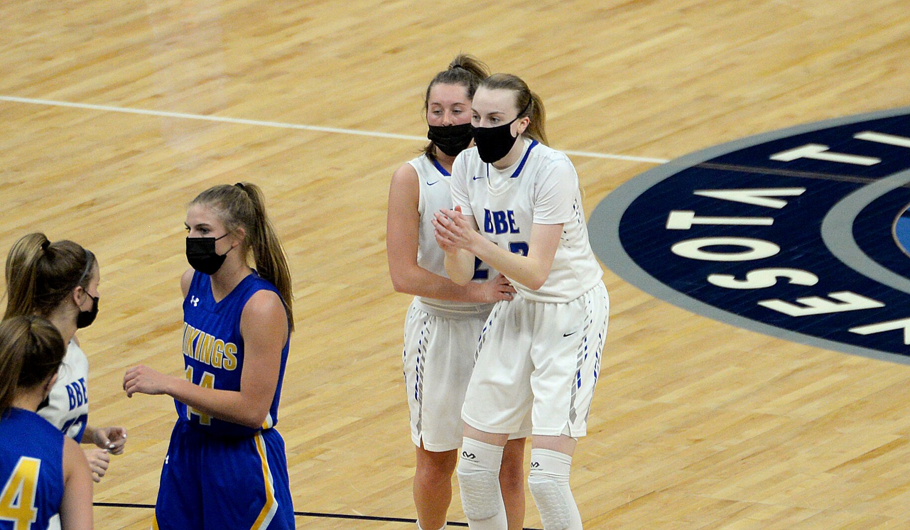 041021.S.WCT.BBE GBB Knight Kampsen clap.jpg