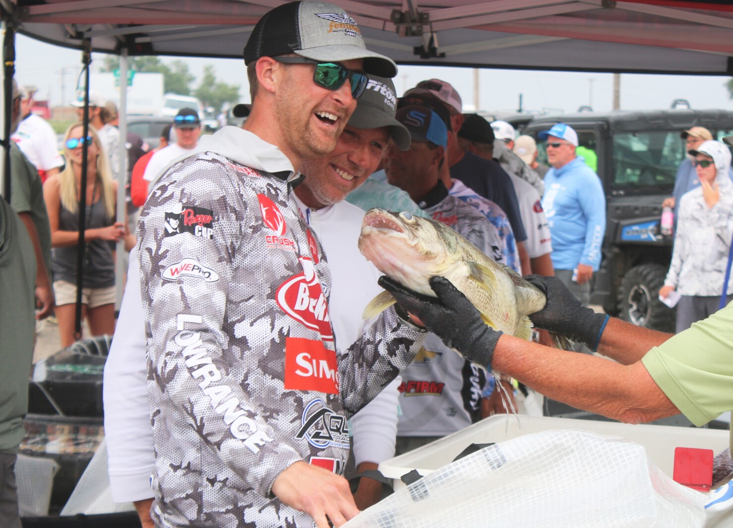 Minnesota anglers land two 30inch walleyes to take lead at final