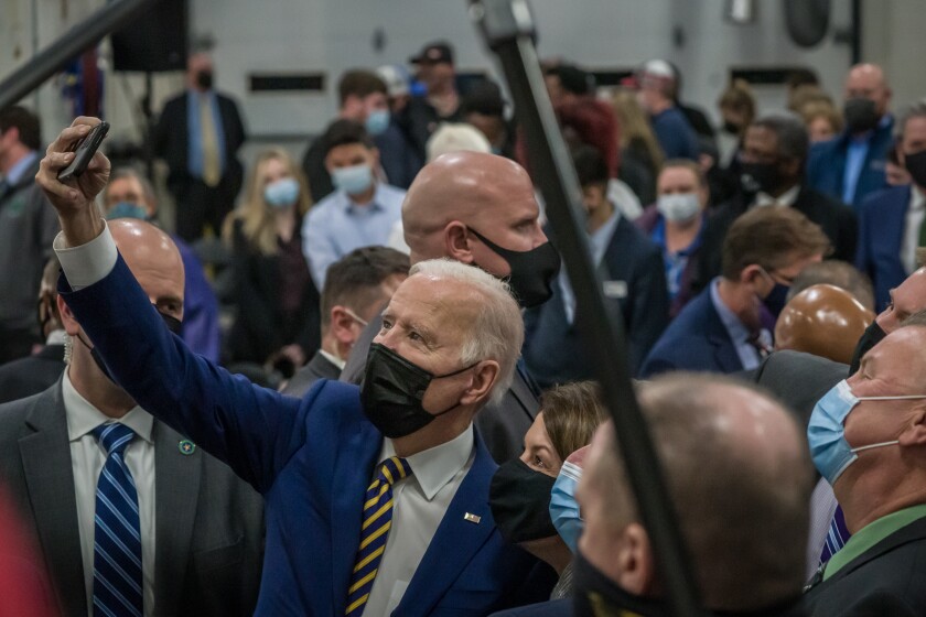 113021-BIDEN-VISIT-DAKOTA-COUNTY-03201.jpg