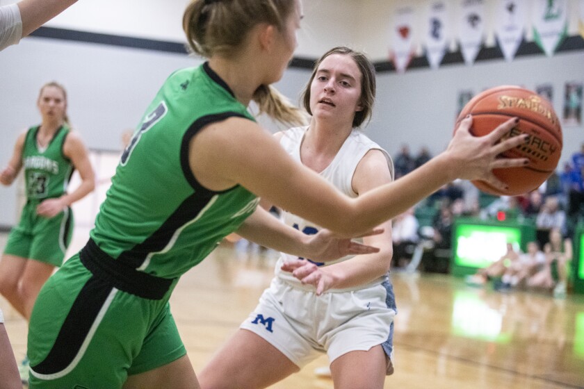 Litchfield v Minnewaska girls basketball 012123 009.jpg