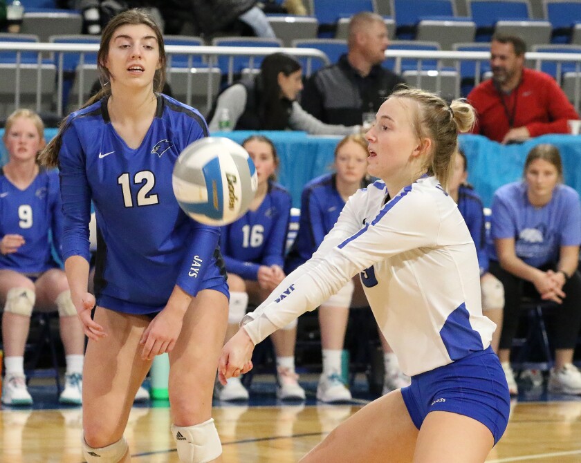 jhs vb state 3rd place game aspyn returns n newman from 111922.jpg