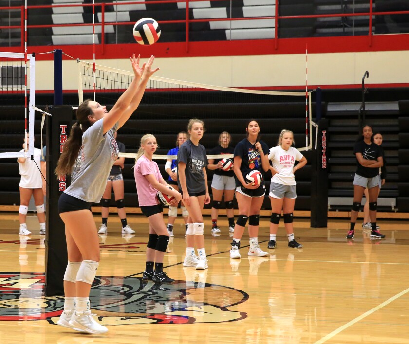 081921 N DG Trojans Volleyball practice S3.jpg