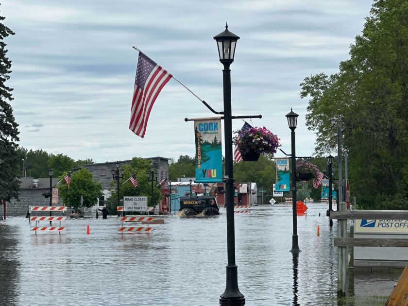 Cook flooding_River Street 2