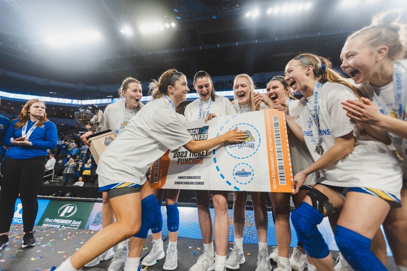 3-7-23SummitLeagueSDSUvsOmahaGirls-42.jpg