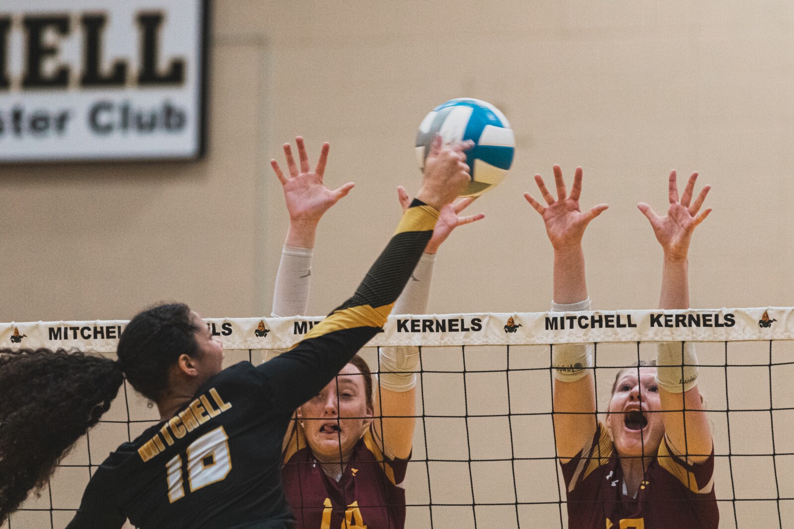 9-29-22VolleyballMitchellvsRoosevelt-2.jpg
