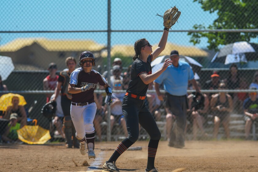 SOFTBALL_CHAMPIONSHIP_6.jpg