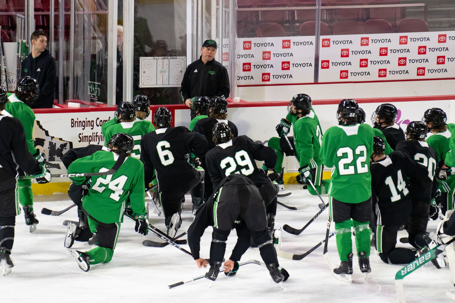 UND Practice At Denver Nov 30 2023 The Rink Live Comprehensive und-practice-at-denver-nov-30-2023-the-rink-live-comprehensive