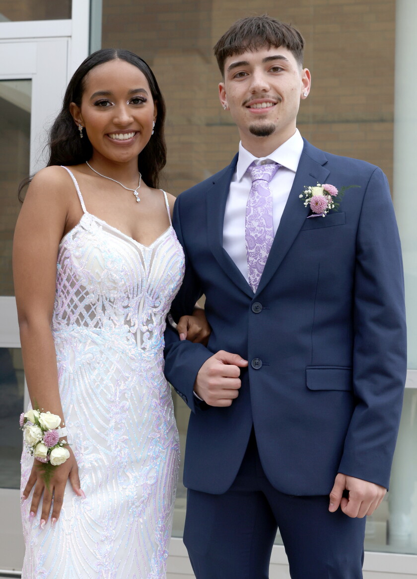 Prom Forum Worthington High School students go to prom - The Globe | News, weather ...