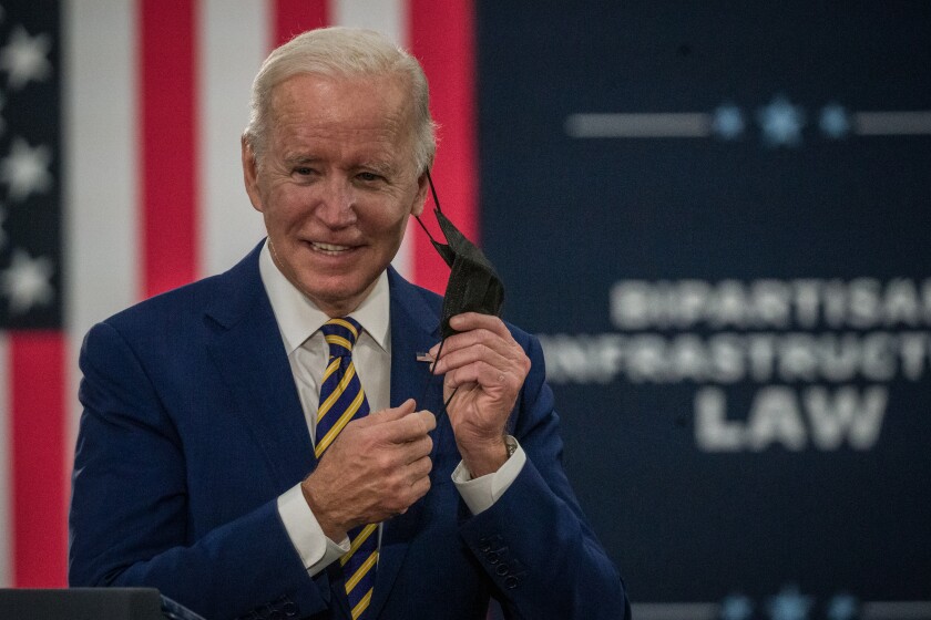113021-BIDEN-VISIT-DAKOTA-COUNTY-02837.jpg