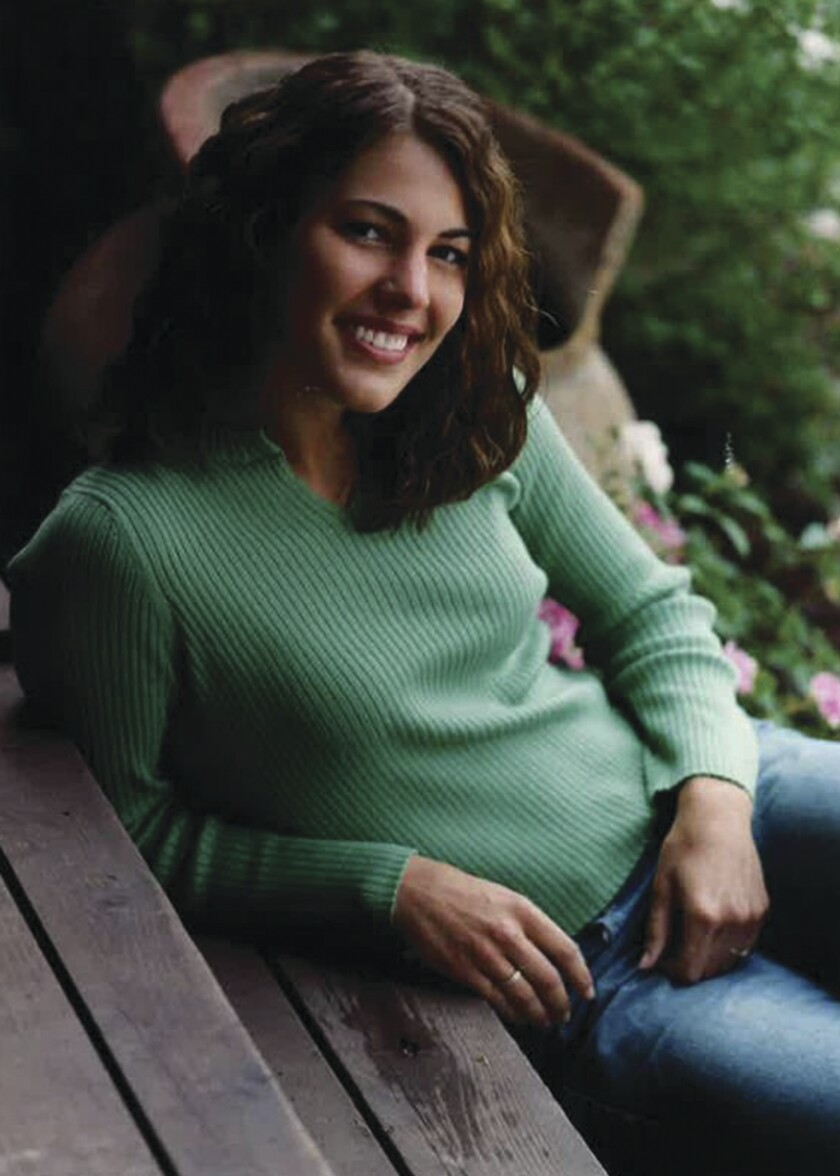 Dahl-Mikkelson, Danielle_photo (1).jpg