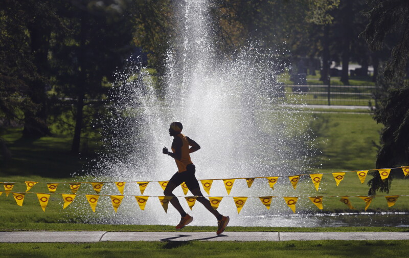 With warmer temps, may be wise to adjust Fargo Marathon expectations