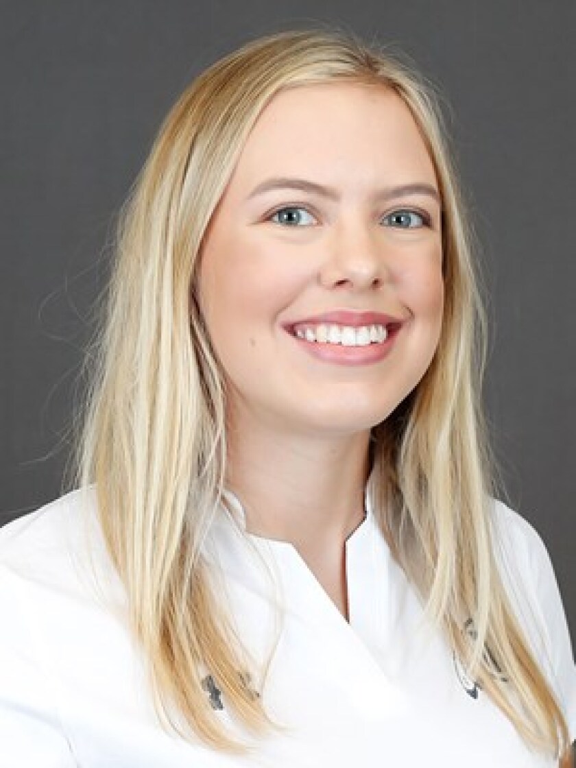 Katie_Vesterstein_Ski_Headshots_2021_22_FPG_7.jpg