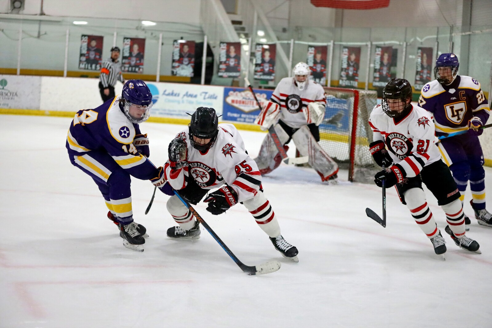 Little Falls vs Northern Lakes on Wednesday, Dec. 28, 2022, at Breezy Point Hockey Center.