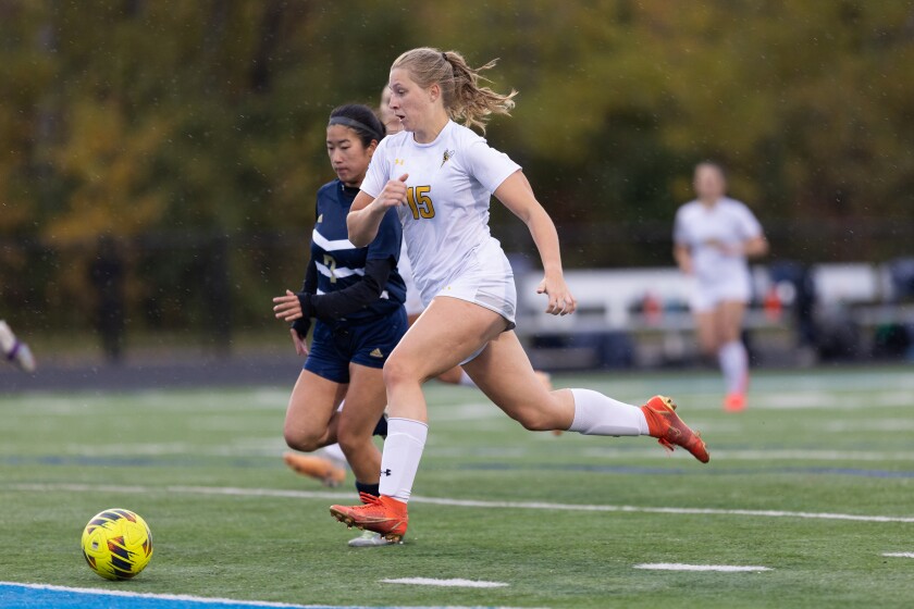 Yellowjackets Report: UWS Soccer Teams Pummel Rams - Duluth News.