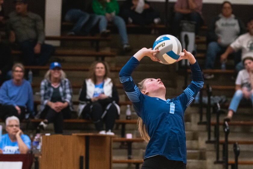 11-1-22PrepVolleyballHansonvsPlatte-Geddes-9.jpg