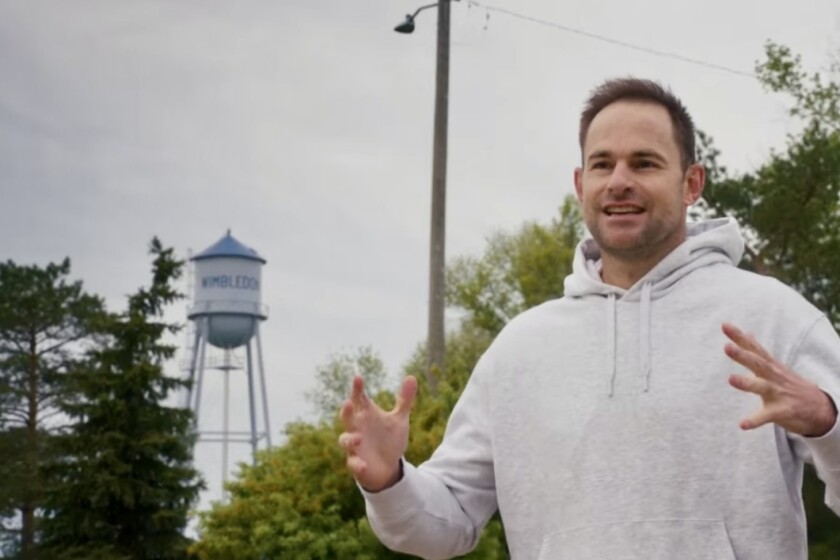 Tennis great Andy Roddick finally wins at Wimbledon ... North Dakota ...