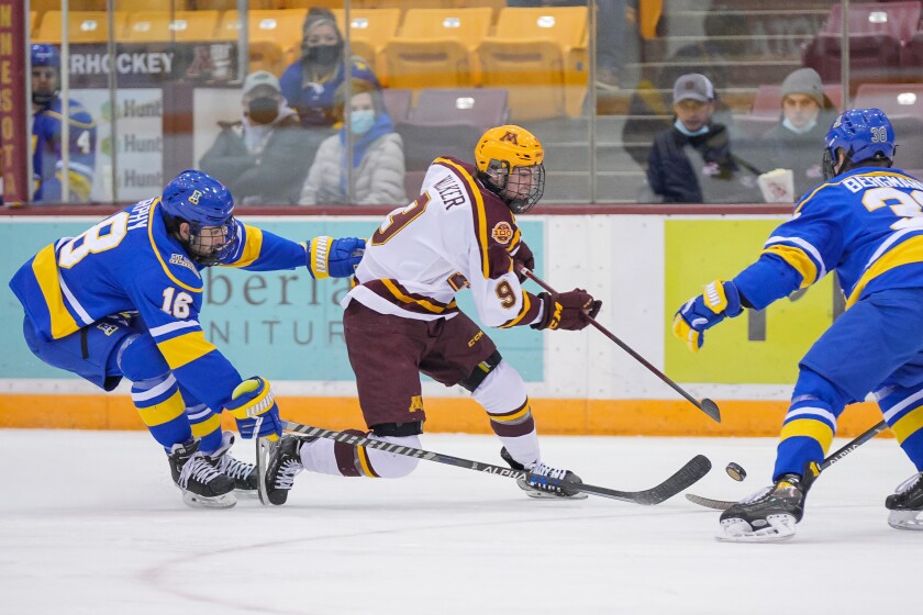 Former Gopher, Edina native Walker makes his home debut as a