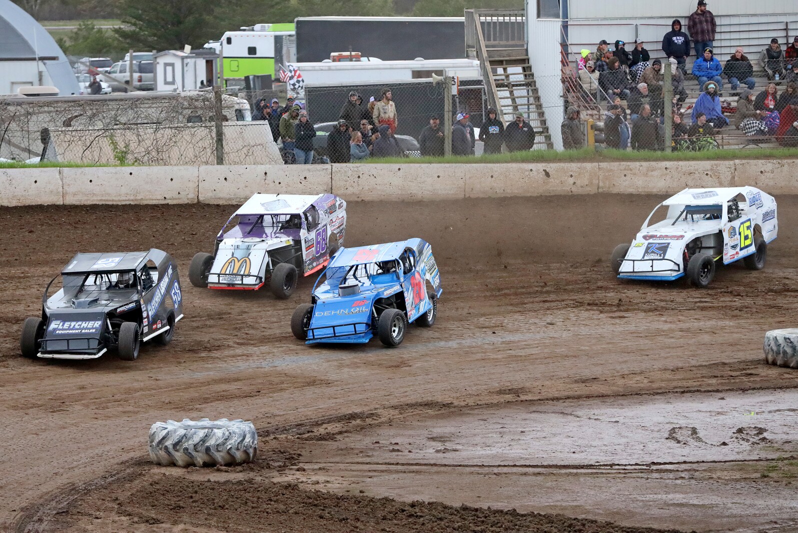 Cars race at North Central Speedway