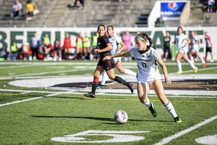 102622.S.BP.BSUWSOC2 - Katrina Barthelt.jpg