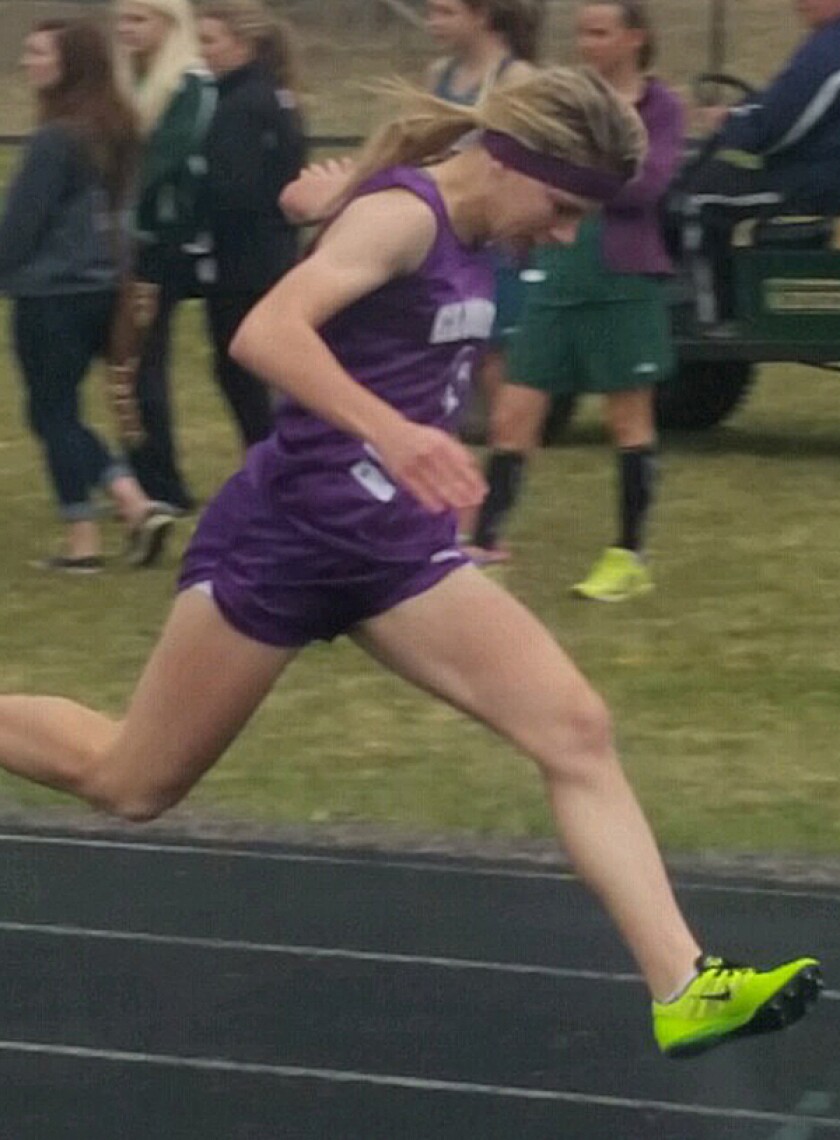 Kelley reaches for the finish line
