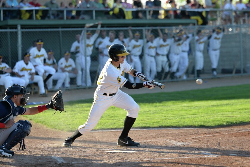 859482+052914-base-Stingers opener0407.jpg