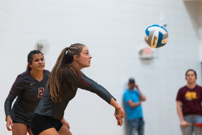 9-15-22PrepVolleyballCorsica-StickneyvsEthan-24.jpg