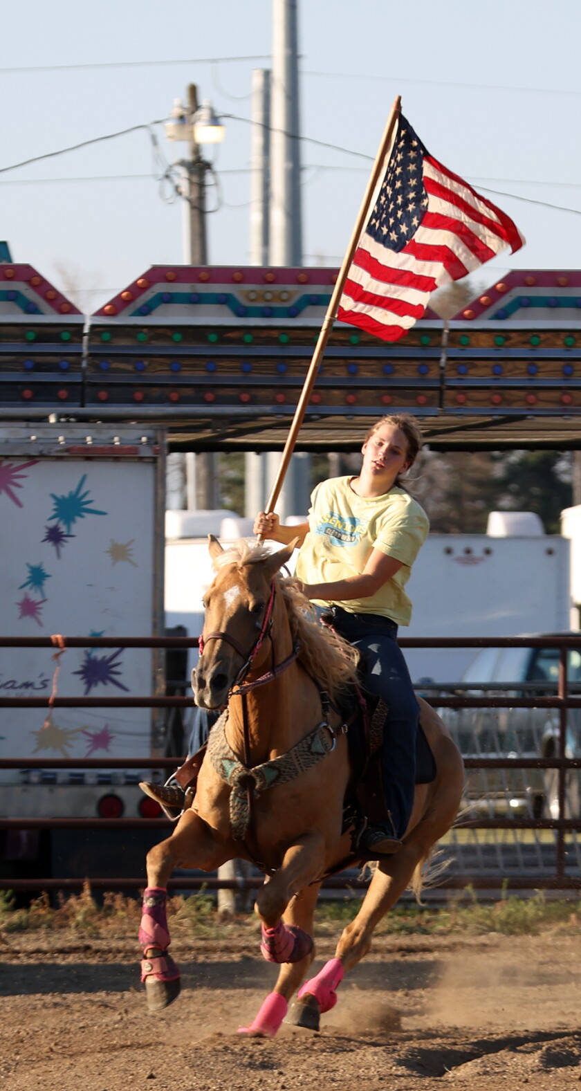 Mn Barrel Racing Horses, riders compete in barrel racing - The Globe | News, weather ...