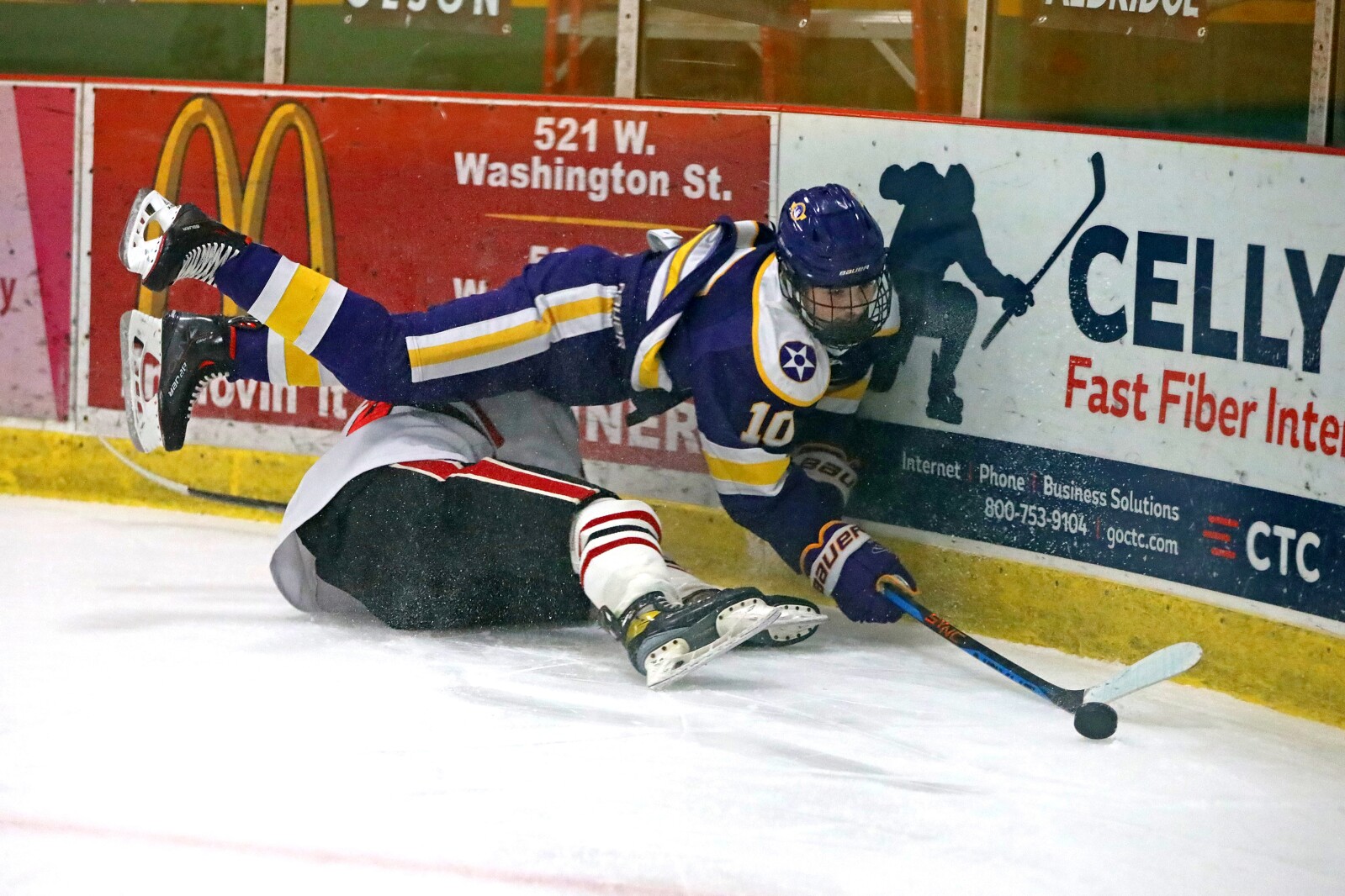 Little Falls vs Northern Lakes on Wednesday, Dec. 28, 2022, at Breezy Point Hockey Center.