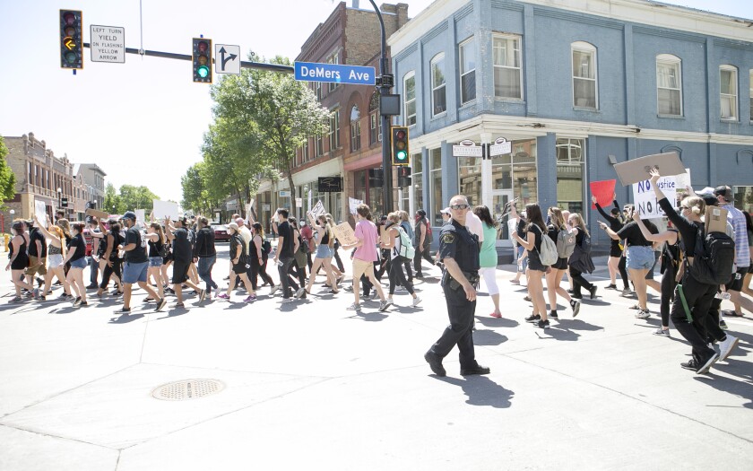 060520.n.gfh.protest2.jpg