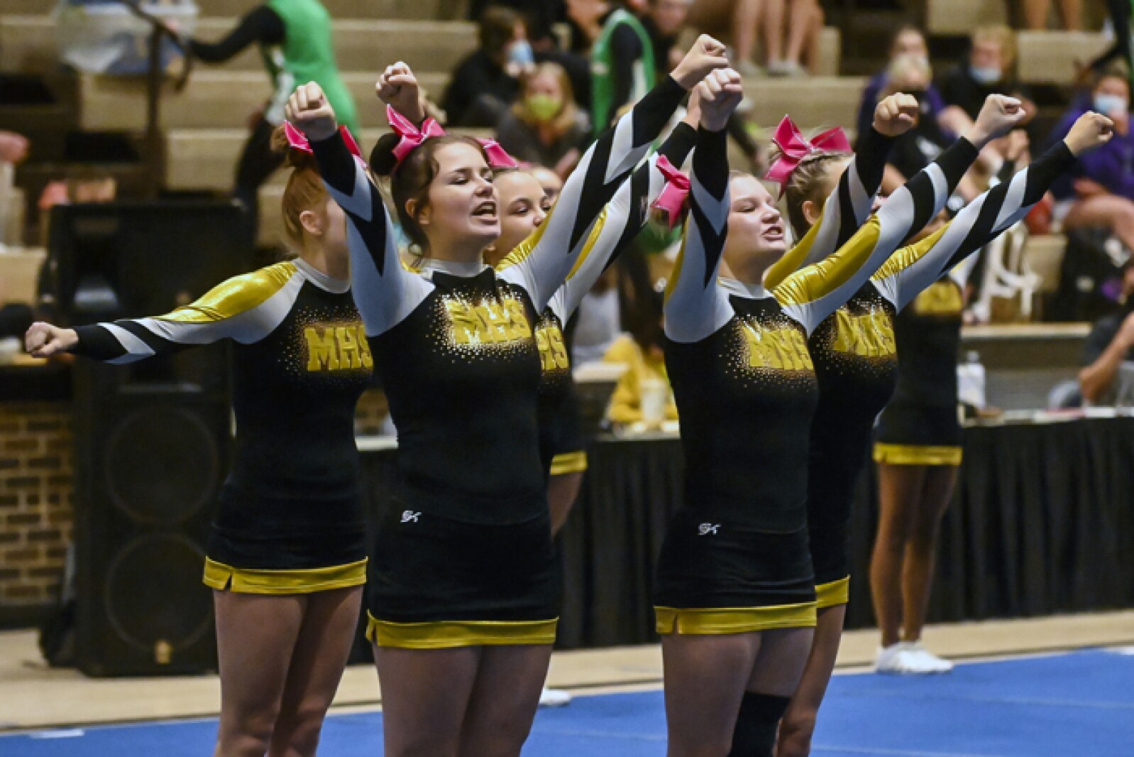 100621.Cheer7.jpg